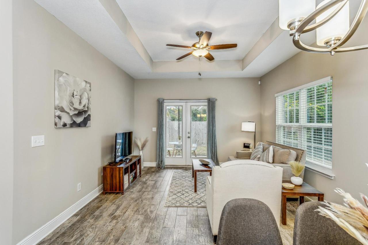Lovely Town-Home In Pensacola Exterior photo